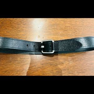 BANANA REPUBLIC black leather belt. Excellent used condition. Silver buckle.